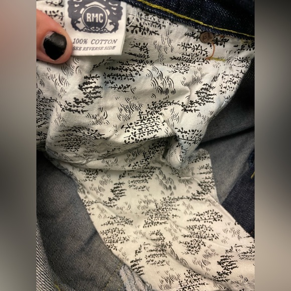 (SOLD) Beautiful Embroidery RMC Jeans - Picture 4 of 7